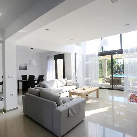 Sanny Sani Luxury Hotel 4*